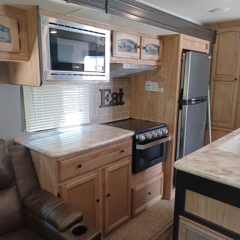 2019 Coachmen Freedom Express Liberty 324RLDSLE - National Vehicle