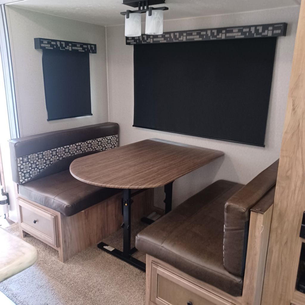 2019 Coachmen Freedom Express Liberty 324RLDSLE - National Vehicle