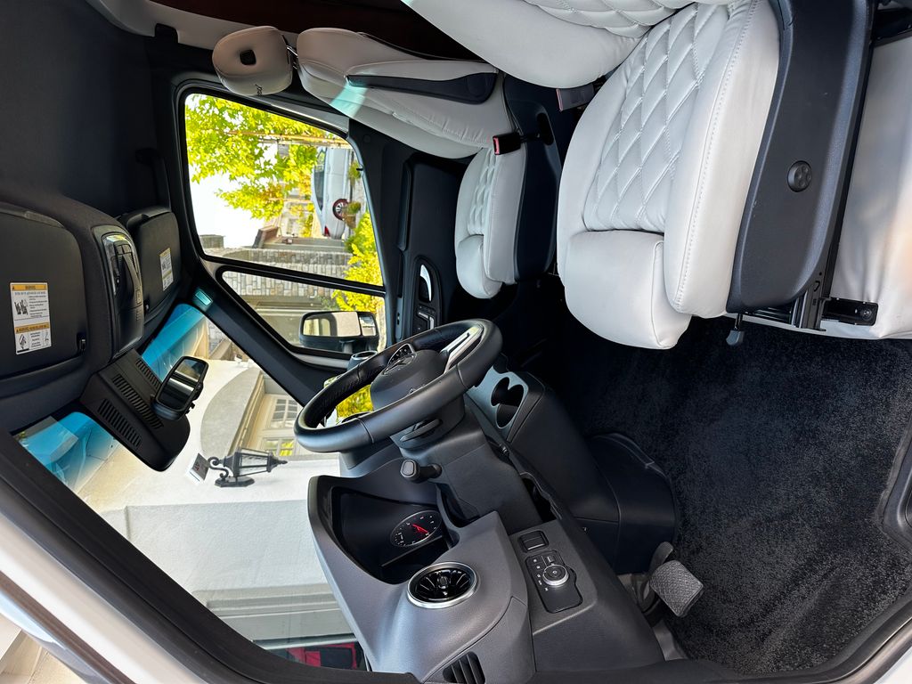 2023 Regency Ultra Brougham 25MB - National Vehicle