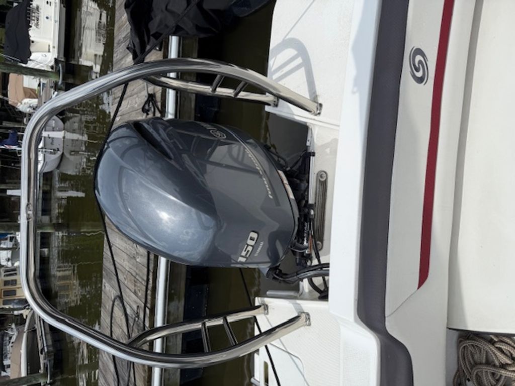 と Used 2022 Hurricane SunDeck Sport 205 OB, 21915 Chesapeake