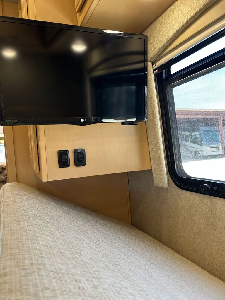 2020 Regency Ultra Brougham 25TB - National Vehicle