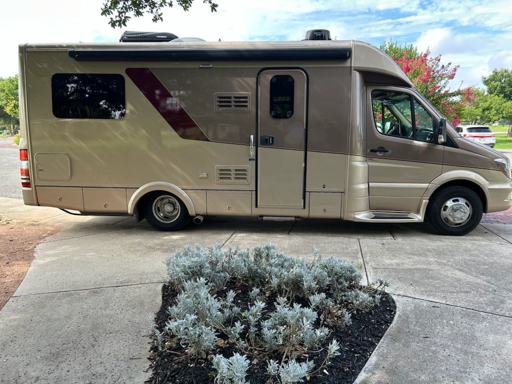 2020 Regency Ultra Brougham 25TB - National Vehicle