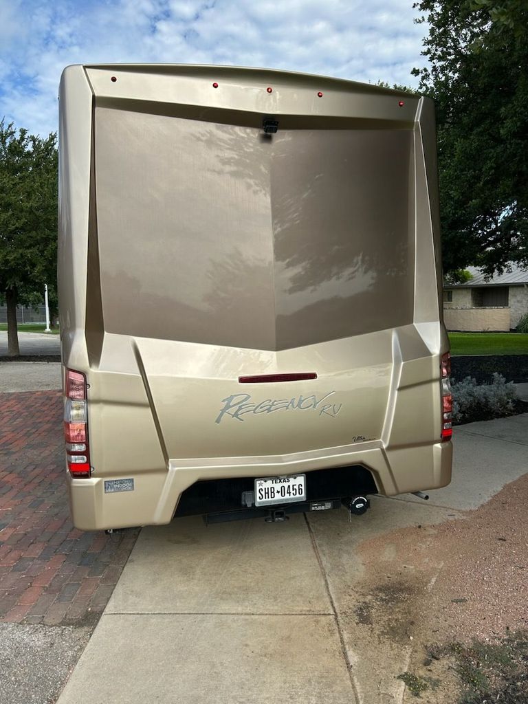 2020 Regency Ultra Brougham 25TB - National Vehicle