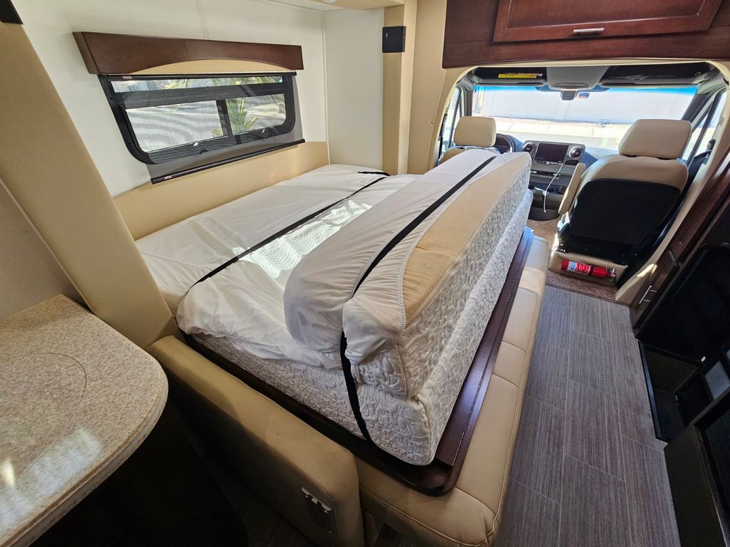 2022 Regency Ultra Brougham 25MB - National Vehicle