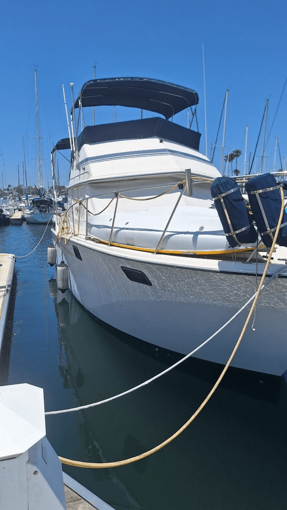 1982 Carver 32 Aft Cabin - National Vehicle