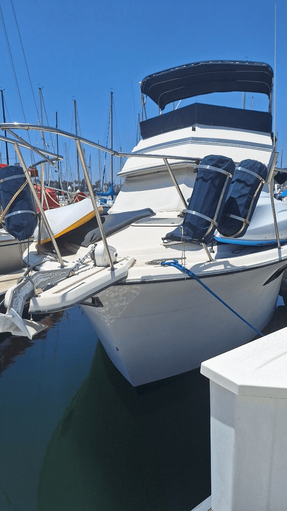 1982 Carver 32 Aft Cabin - National Vehicle