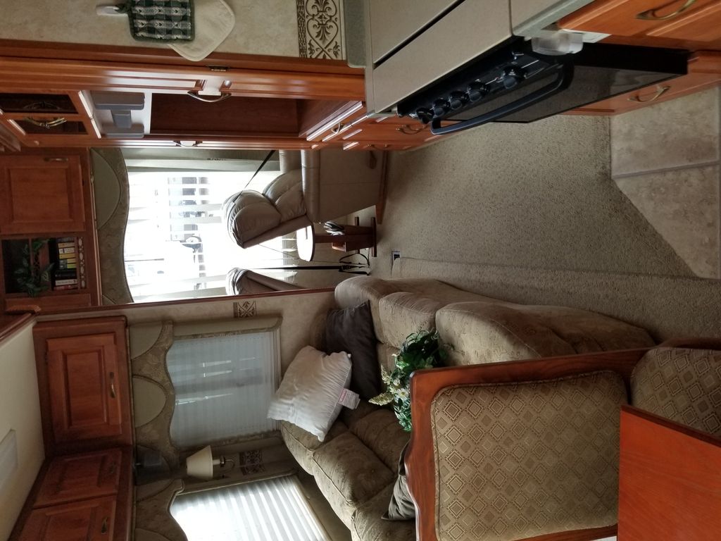 2007 McKenzie Medallion 355SKT - National Vehicle