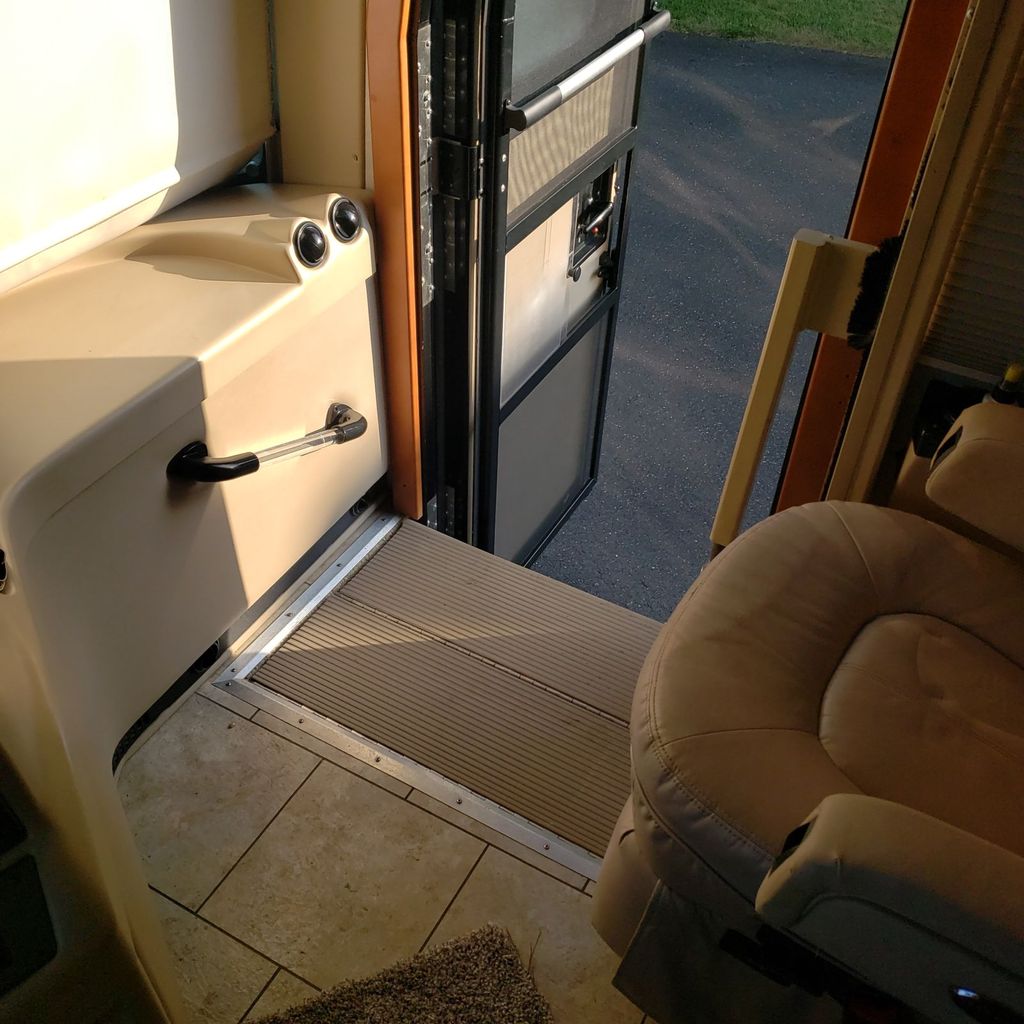 2008 Newmar Kountry Star 3910 - National Vehicle