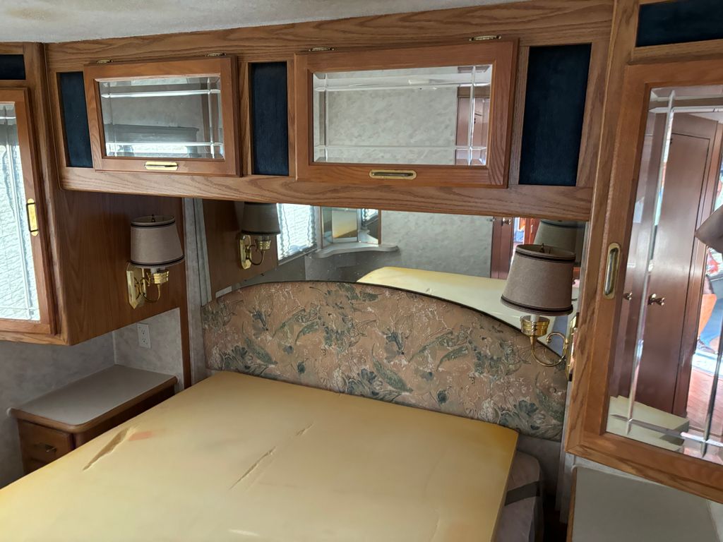 1997 Thor Motor Coach West Residency 3505 - National Vehicle