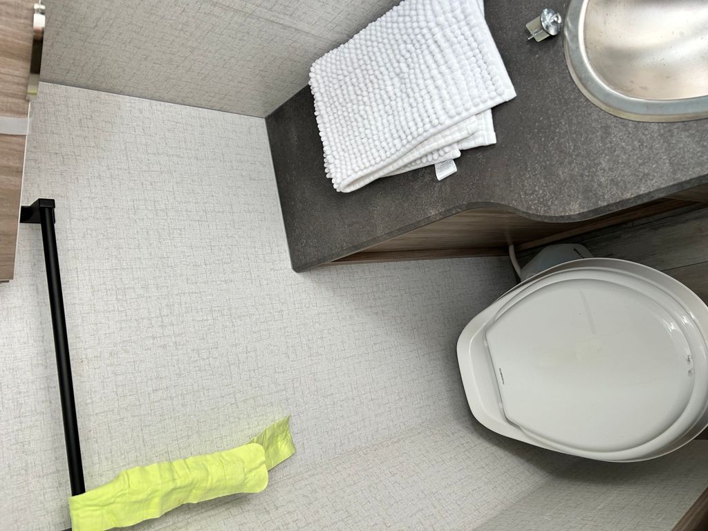2022 Winnebago Micro Minnie 2225RL - National Vehicle