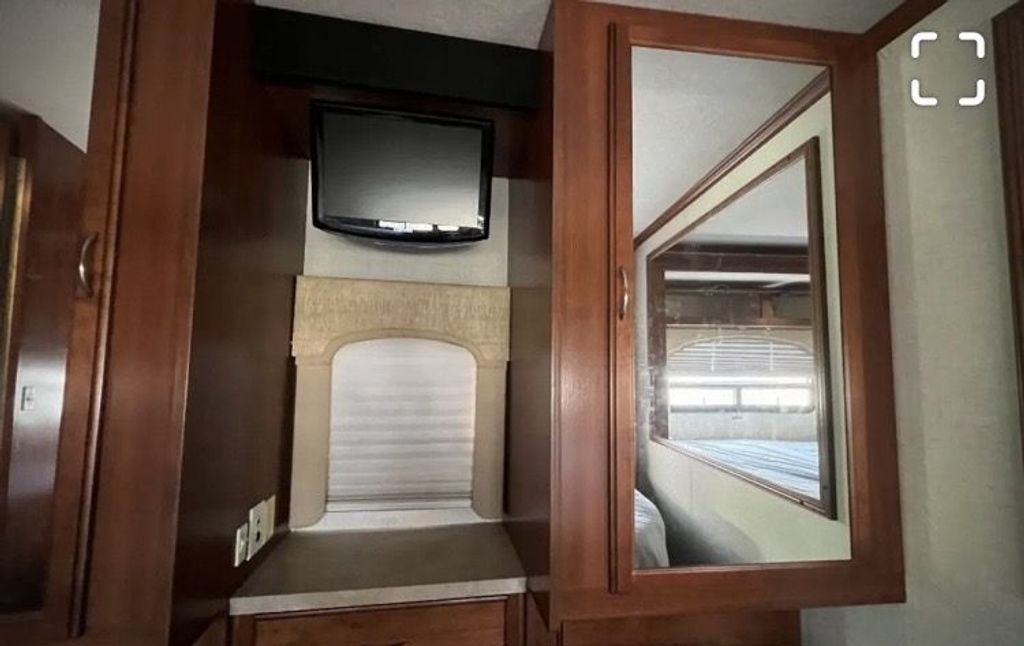 2008 Fleetwood Bounder 38P - National Vehicle