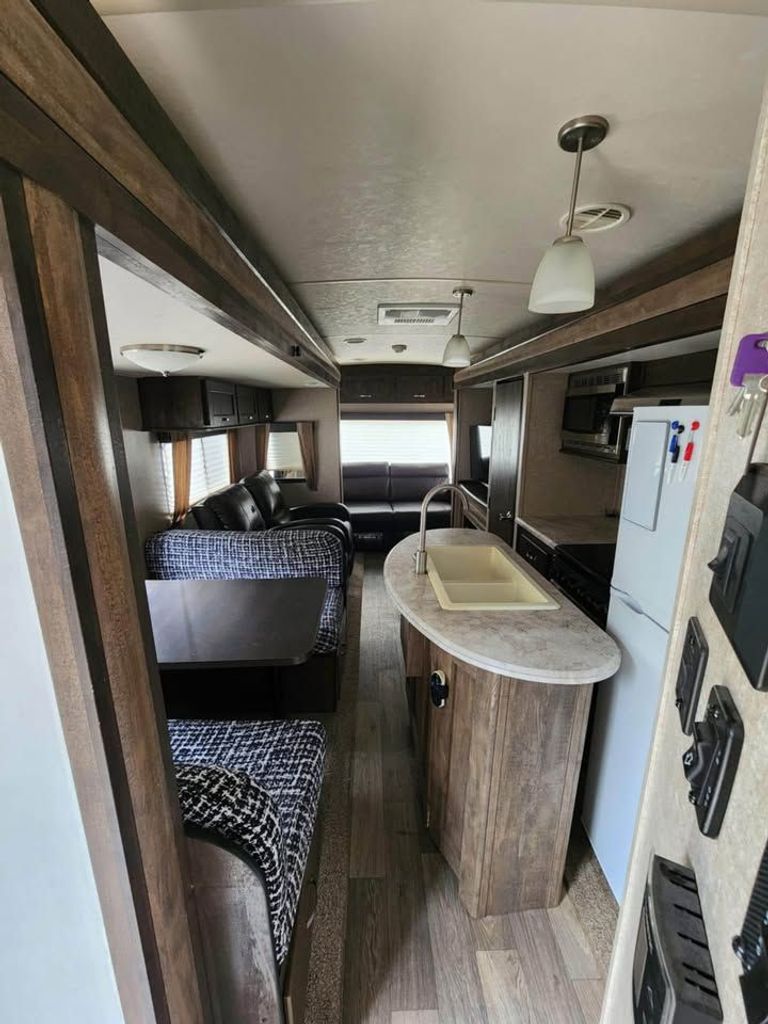 zion　ライト 2018 Forest River Vibe 288RLS - National Vehicle