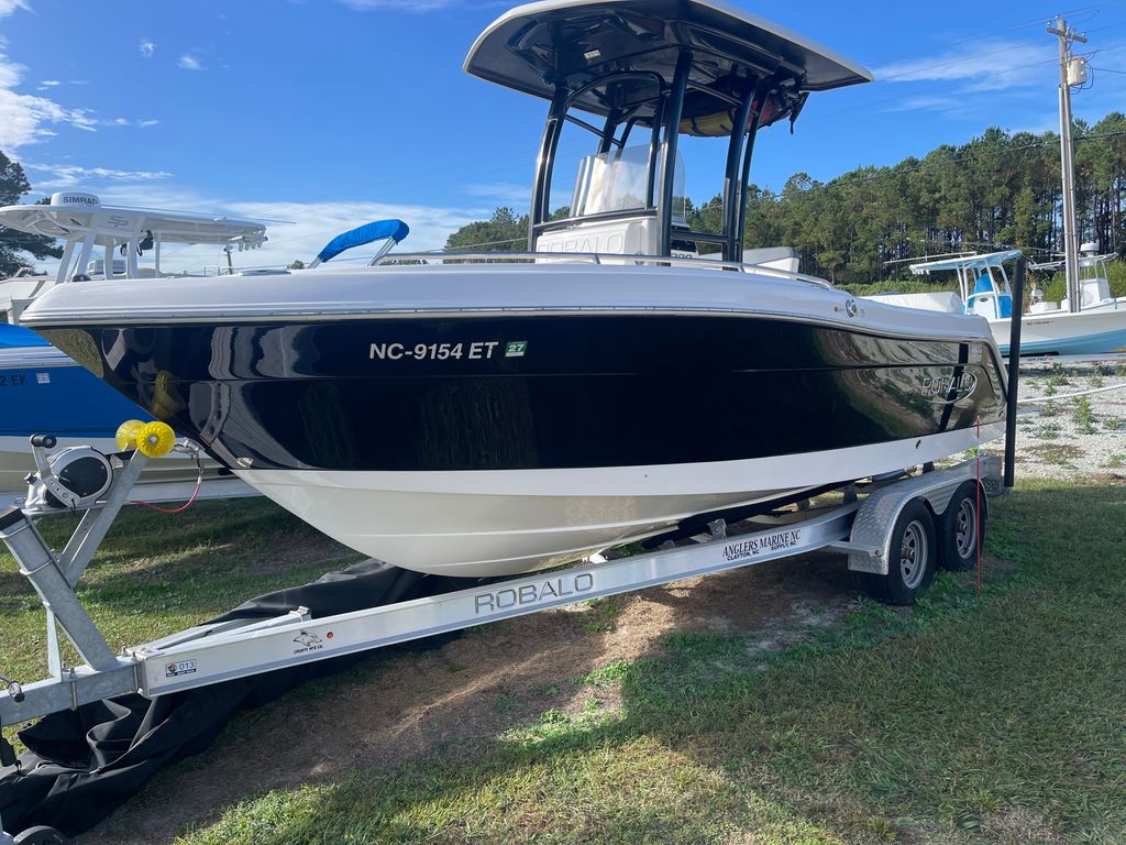 2021 Robalo R222 - National Vehicle