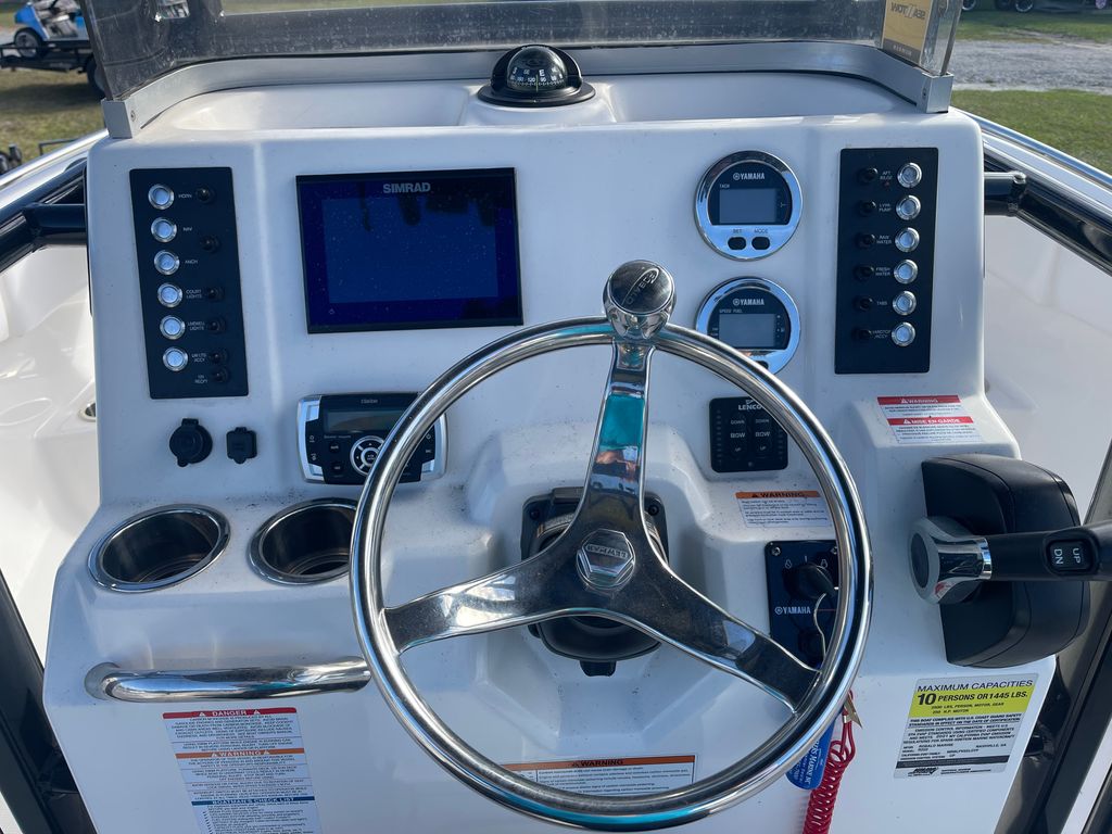 2021 Robalo R222 - National Vehicle