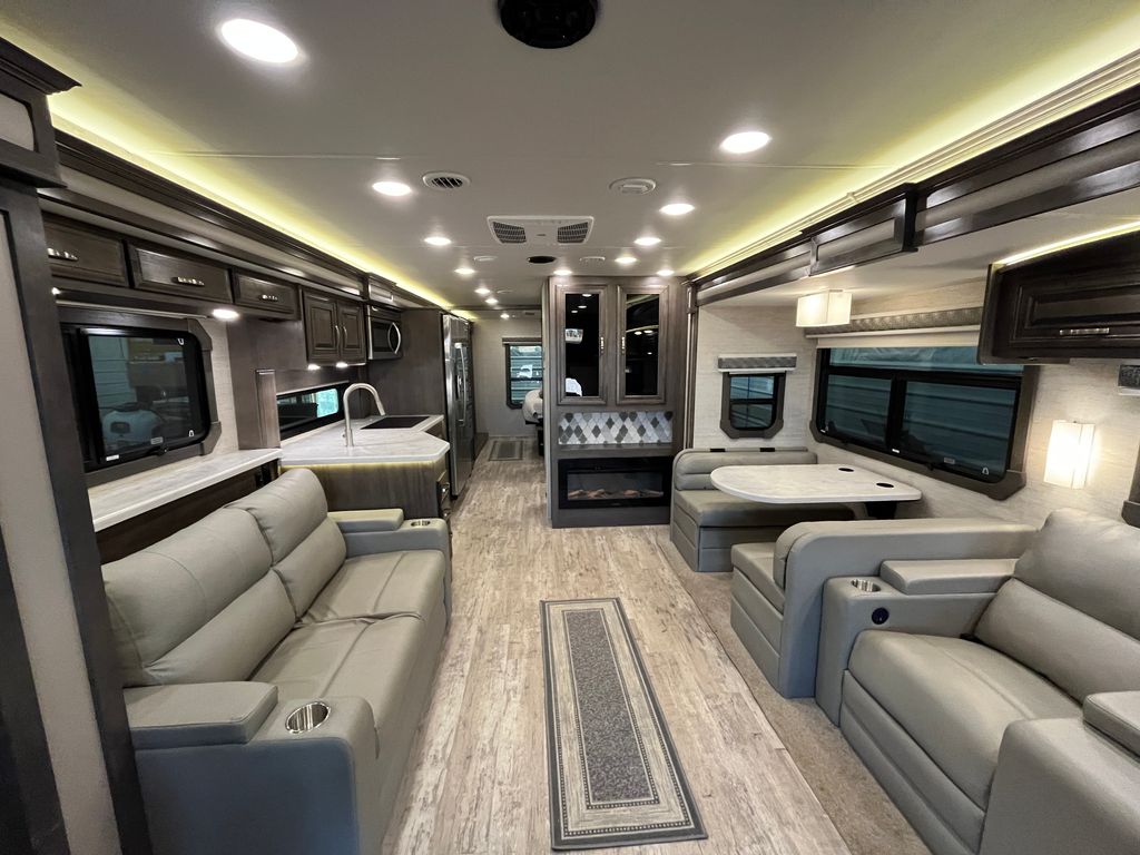 2022 Jayco Seneca 37M - National Vehicle