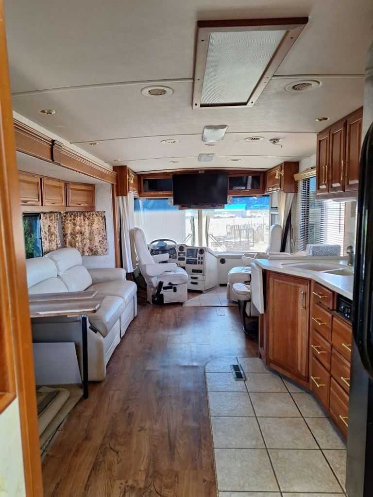 2004 Winnebago Vectra 36GD - National Vehicle