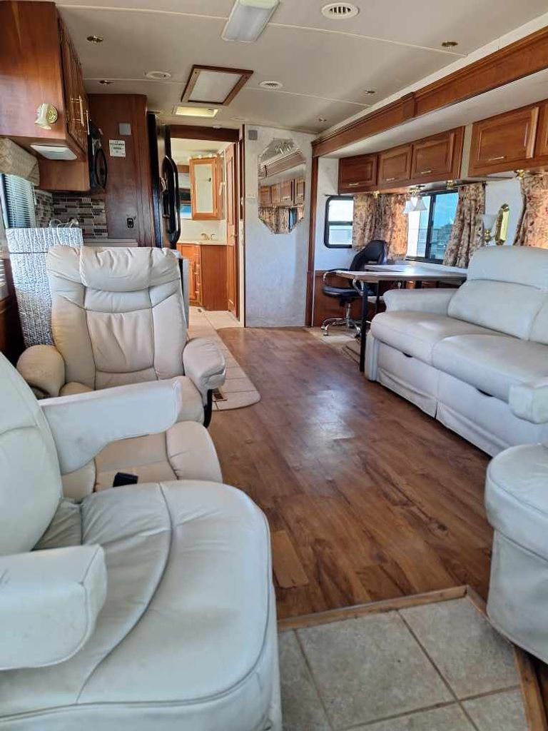 2004 Winnebago Vectra 36GD - National Vehicle