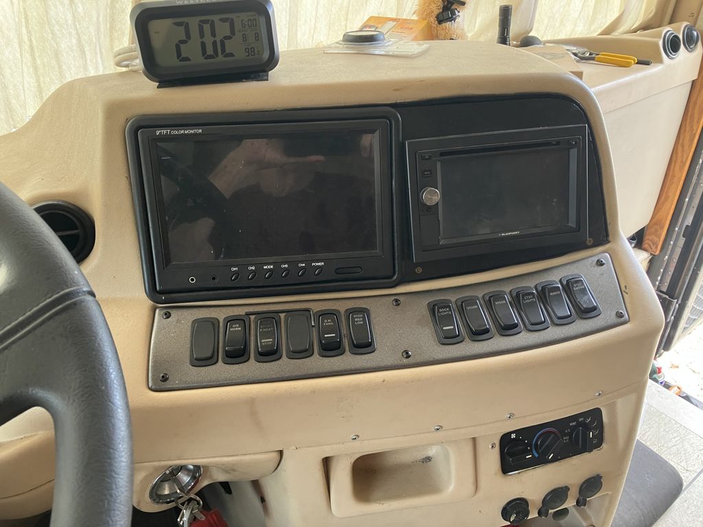 2005 Newmar Kountry Star 3910 - National Vehicle