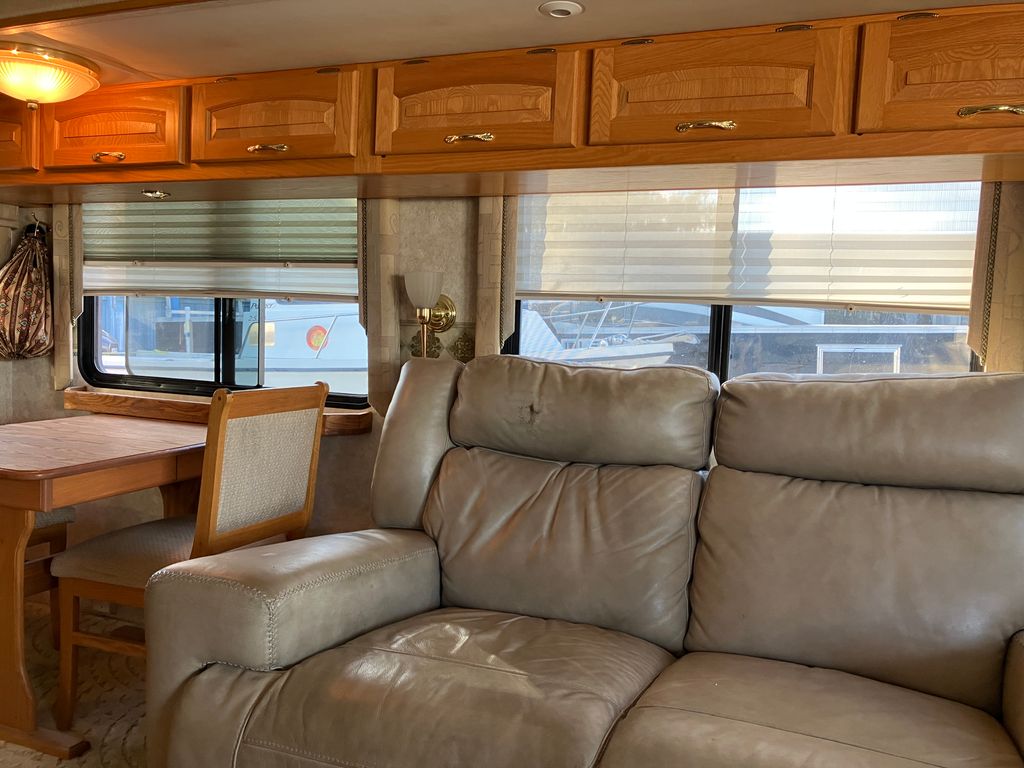 2005 Newmar Kountry Star 3910 - National Vehicle