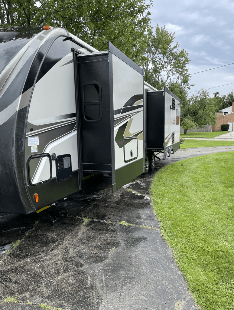 2020 Keystone Laredo 330RL - National Vehicle
