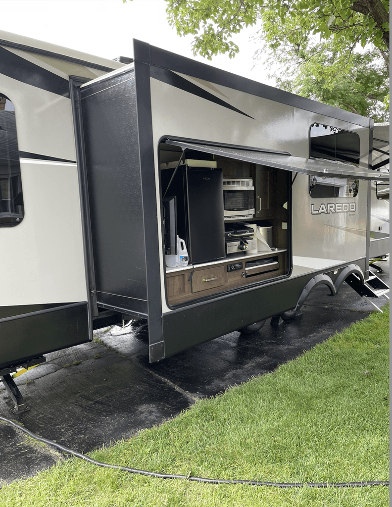 2020 Keystone Laredo 330RL - National Vehicle