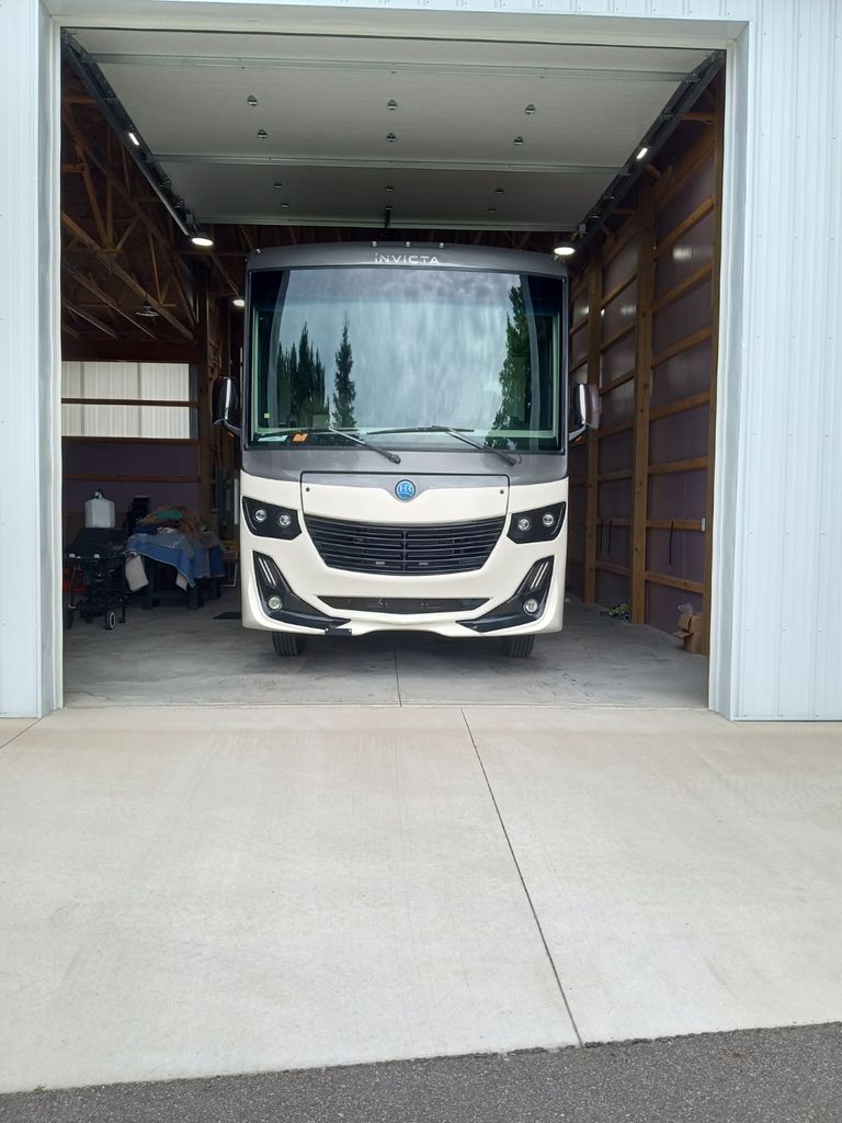 2021 Holiday Rambler Invicta 33HB - National Vehicle