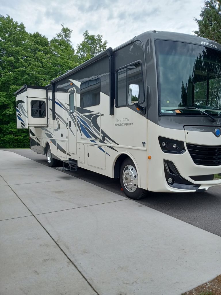 2021 Holiday Rambler Invicta 33HB - National Vehicle