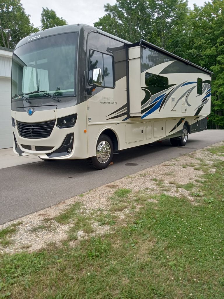 ランドマーク 2021 Holiday Rambler Invicta 33HB - National Vehicle