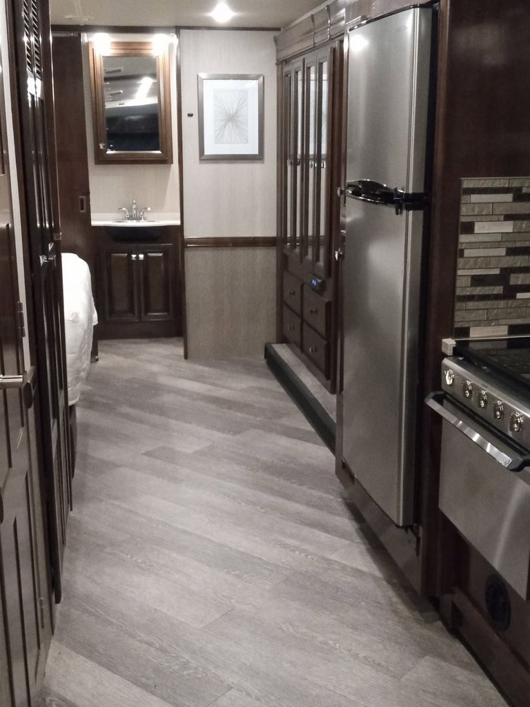 2021 Holiday Rambler Invicta 33HB - National Vehicle