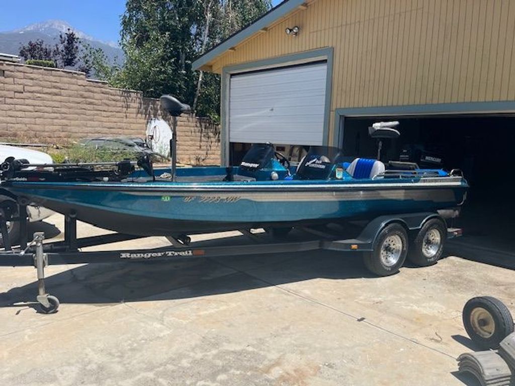 1996 Ranger 392 XT - National Vehicle