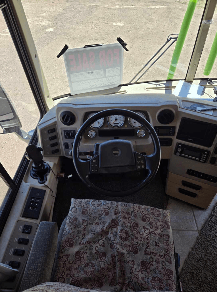 2006 Winnebago Vectra 36RD - National Vehicle