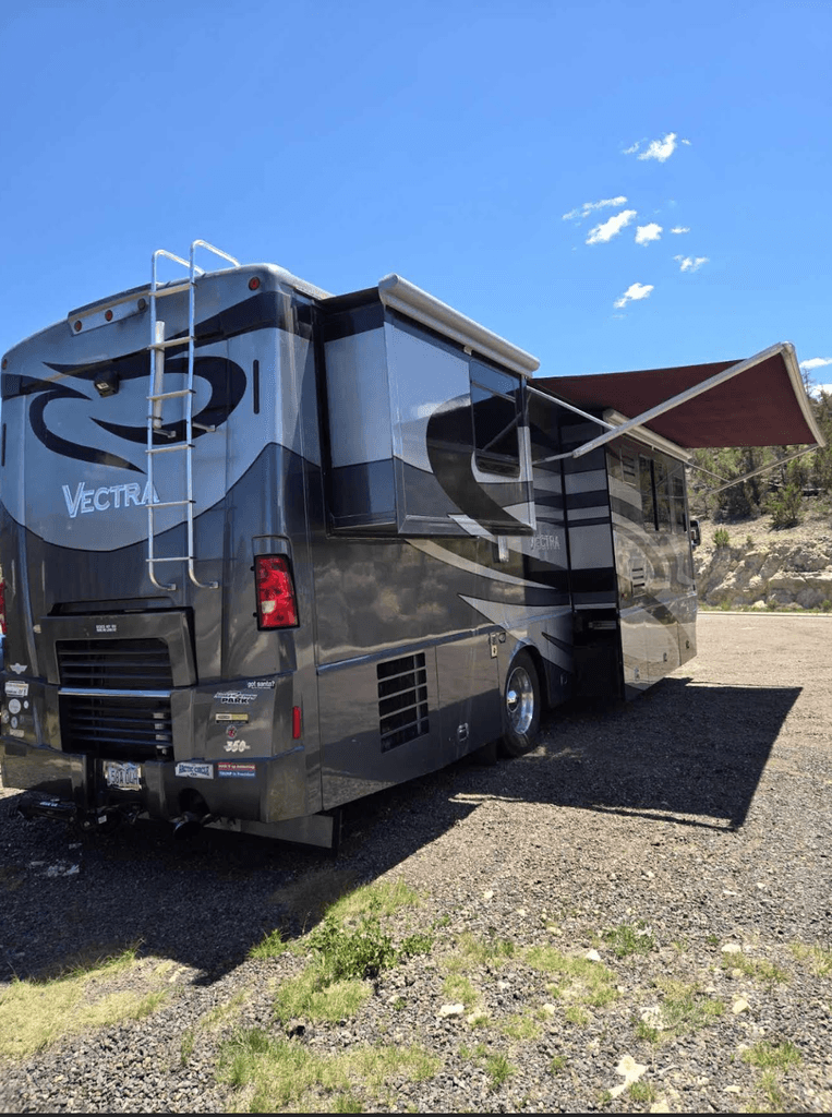 2006 Winnebago Vectra 36RD - National Vehicle