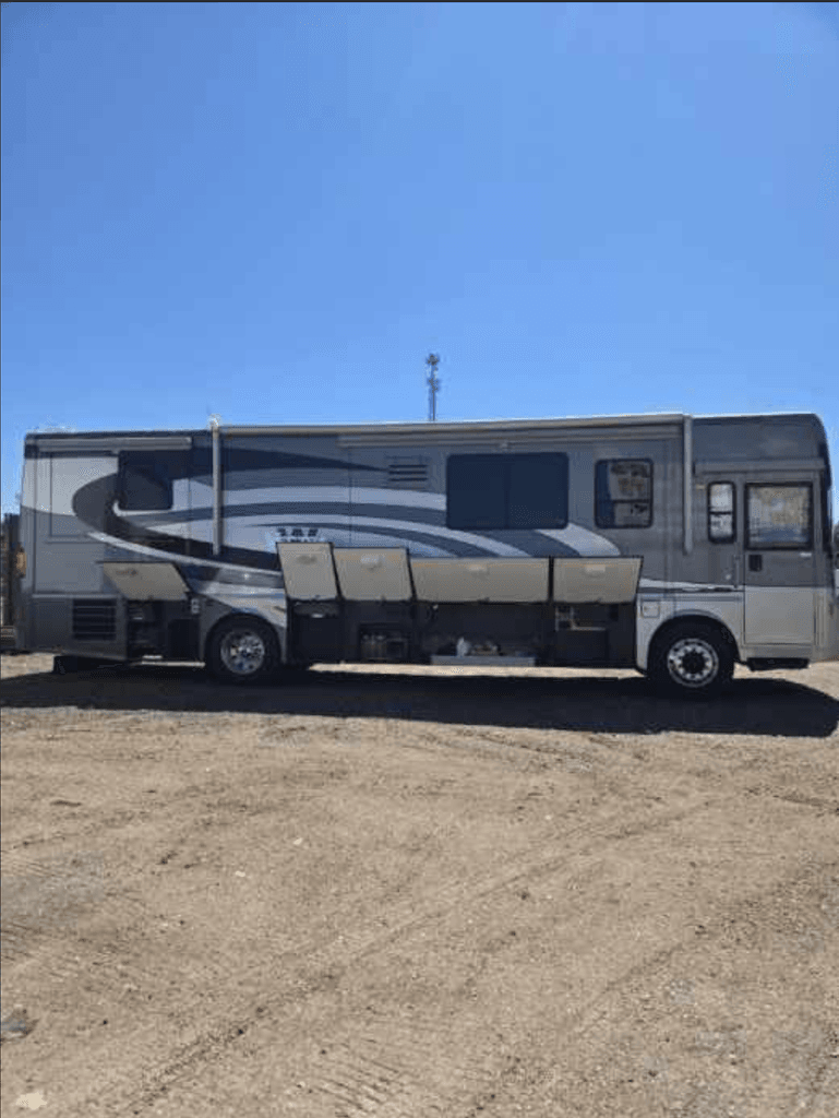 2006 Winnebago Vectra 36RD - National Vehicle