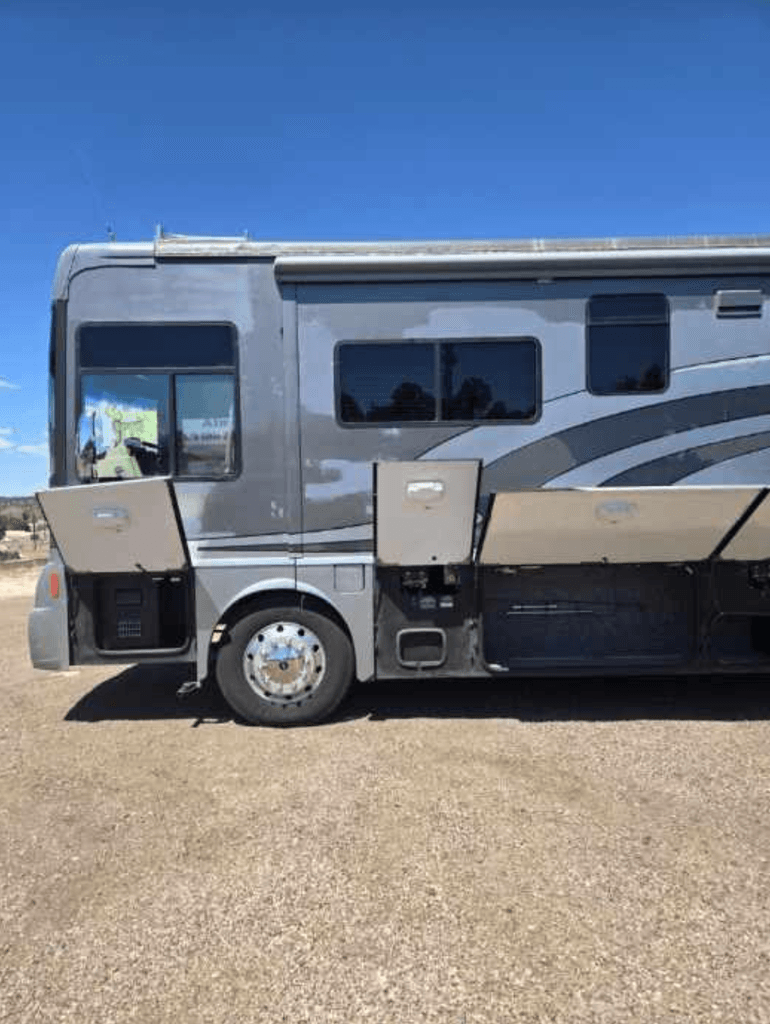 2006 Winnebago Vectra 36RD - National Vehicle