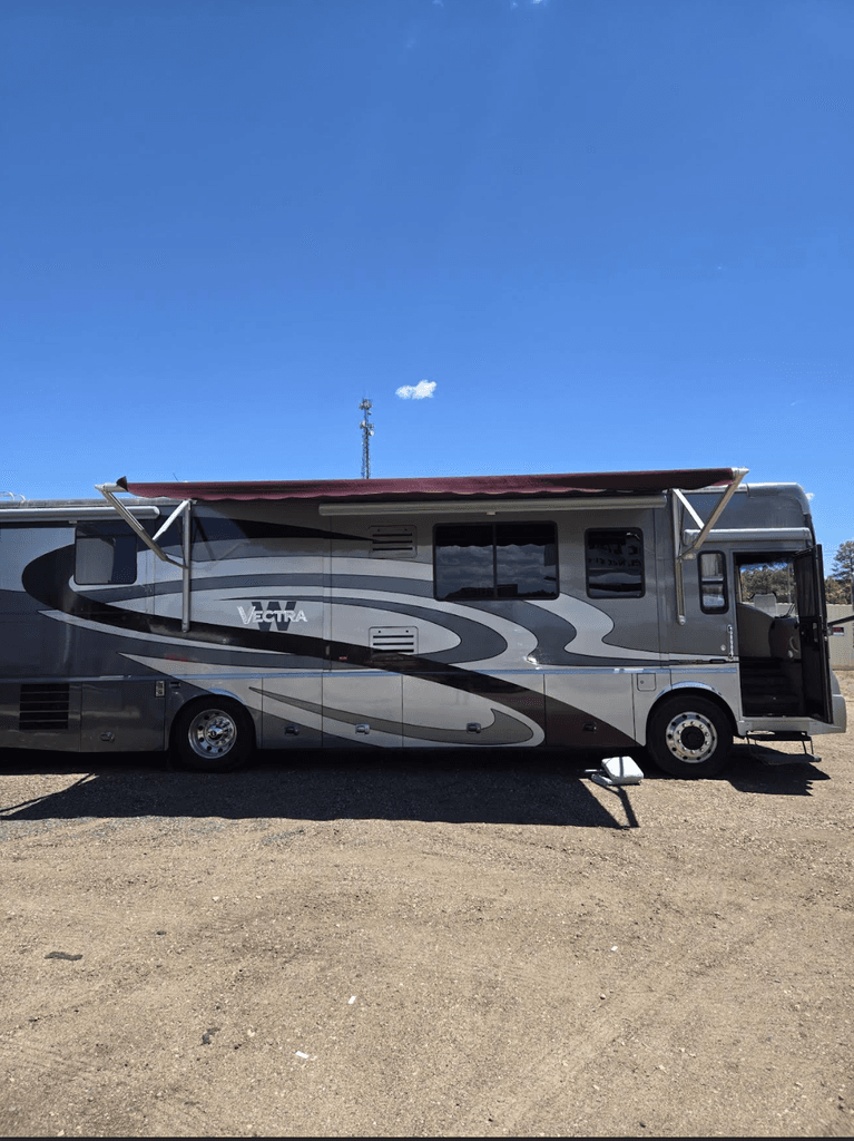 2006 Winnebago Vectra 36RD - National Vehicle