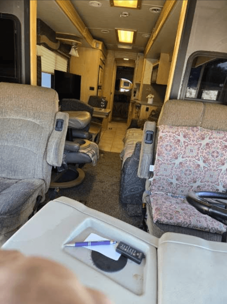 2006 Winnebago Vectra 36RD - National Vehicle