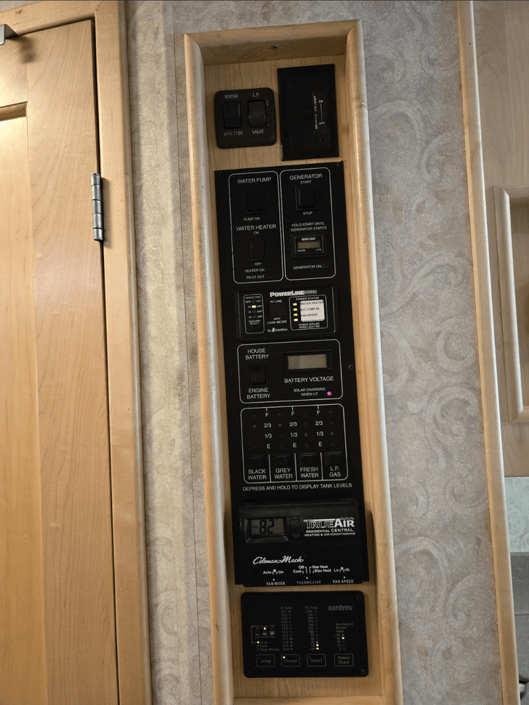 2006 Winnebago Vectra 36RD - National Vehicle