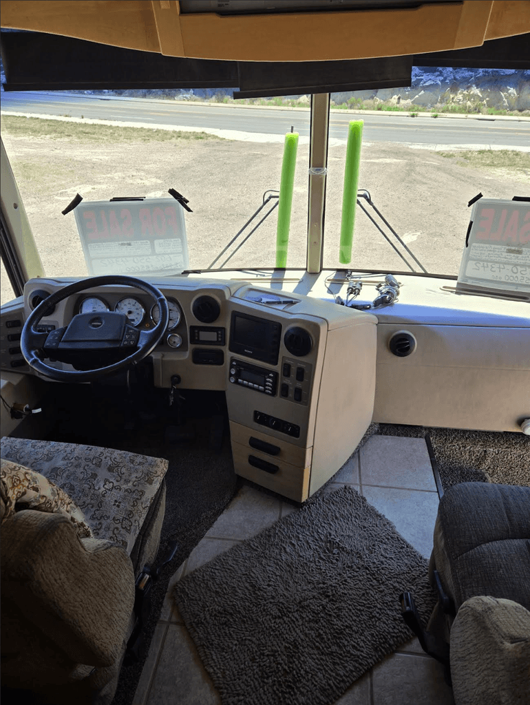 2006 Winnebago Vectra 36RD - National Vehicle