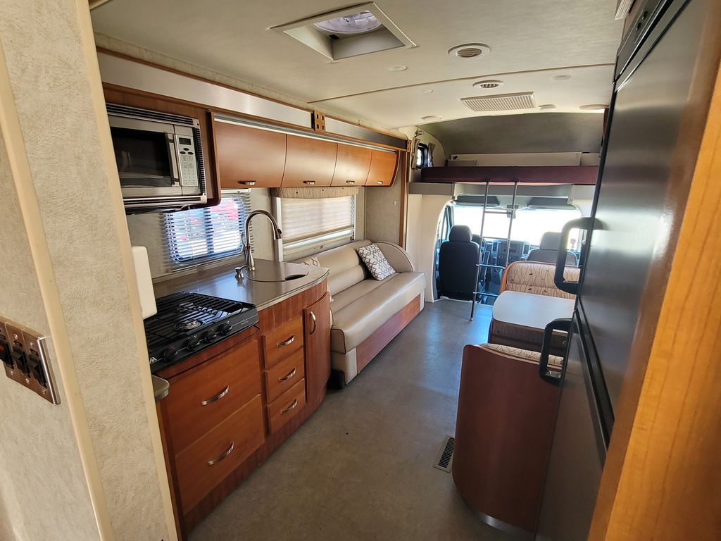 2008 Fleetwood Pulse 24A - National Vehicle