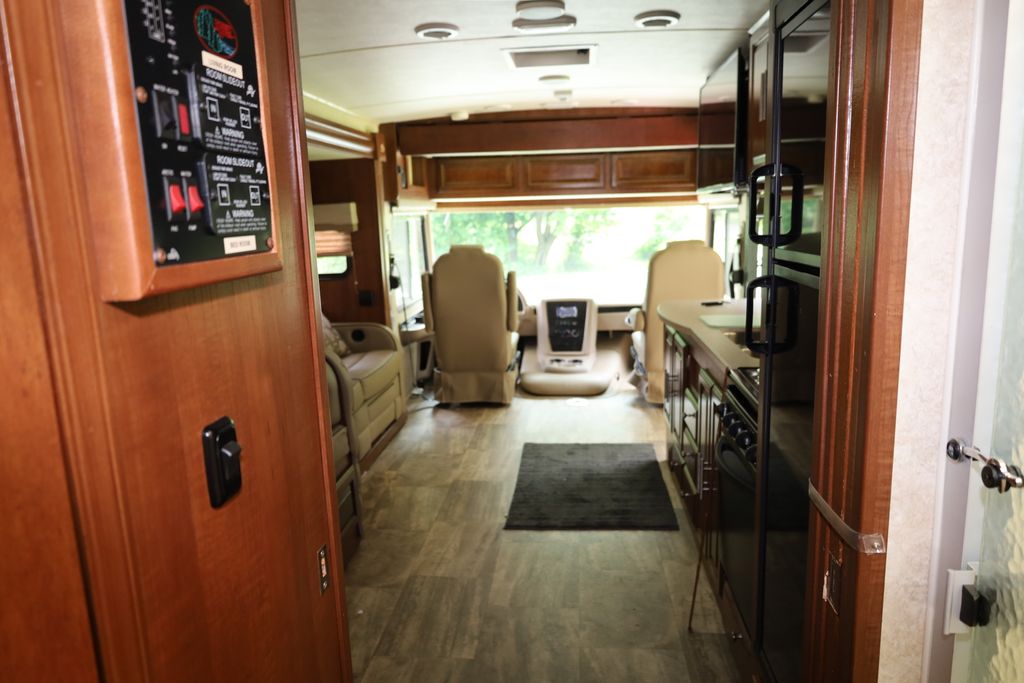 ※ 2016 Forest River Georgetown GT3 30X - National Vehicle
