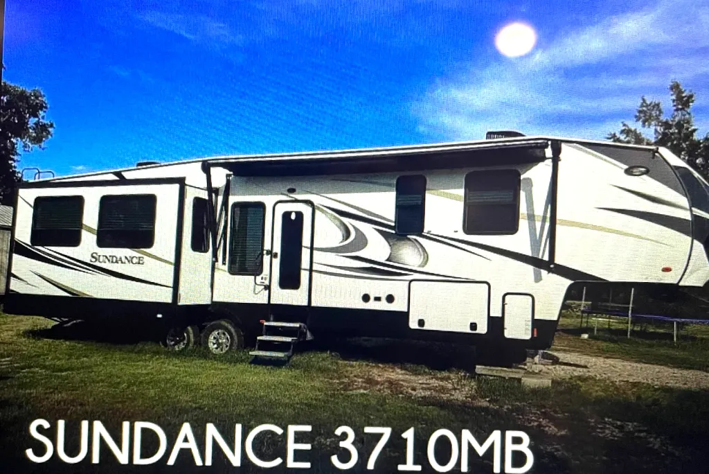 2018 Heartland Sundance 3710MB - National Vehicle