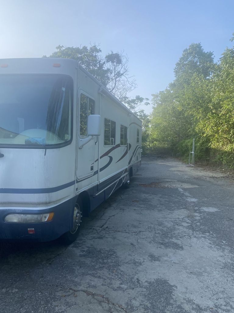 2003 Damon Daybreak 3275 - National Vehicle