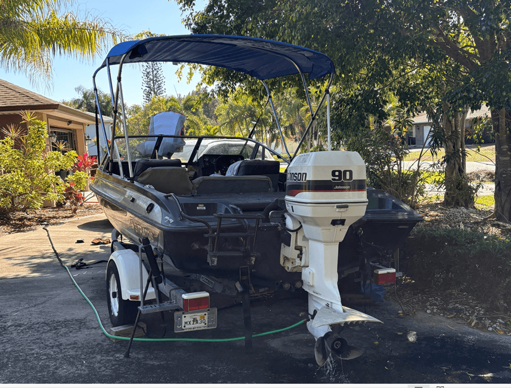 1998 Stratos 268 FS - National Vehicle