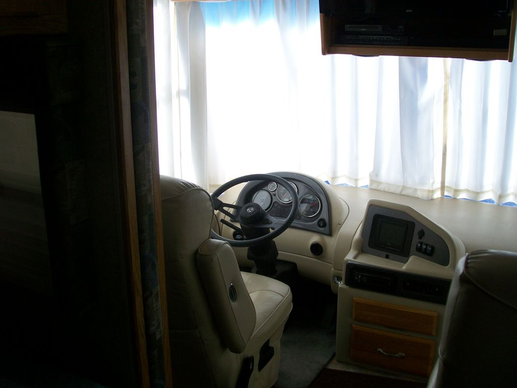 2006 Holiday Rambler Vacationer 34PDD - National Vehicle