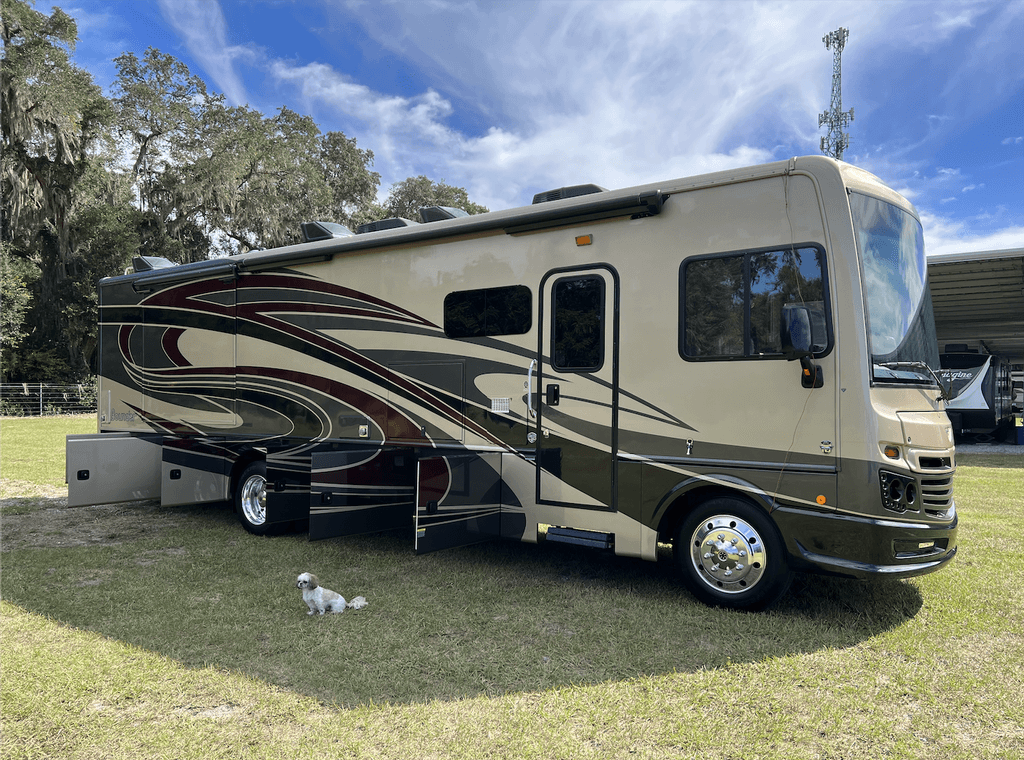 2018 Fleetwood Bounder 34S - National Vehicle