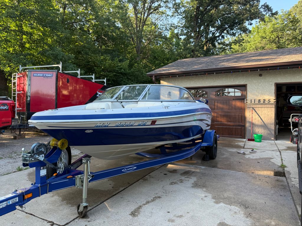 ハンター 2007 Tahoe Q4 FS - National Vehicle