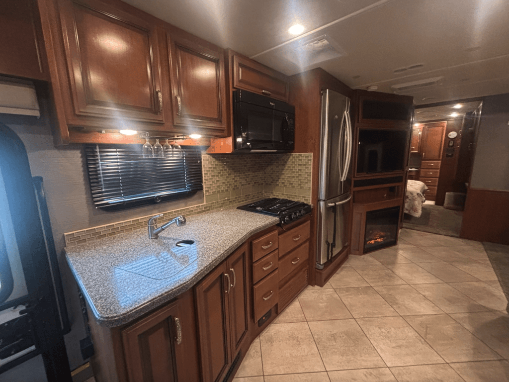 2015 Fleetwood Bounder 35K - National Vehicle
