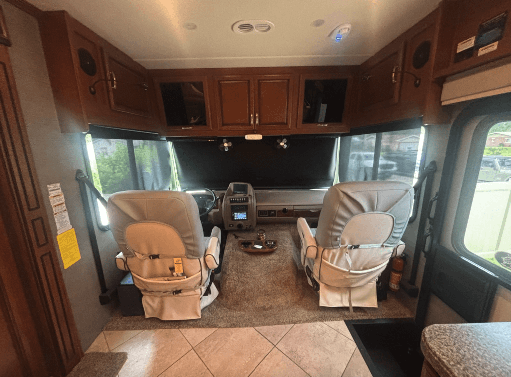 2015 Fleetwood Bounder 35K - National Vehicle