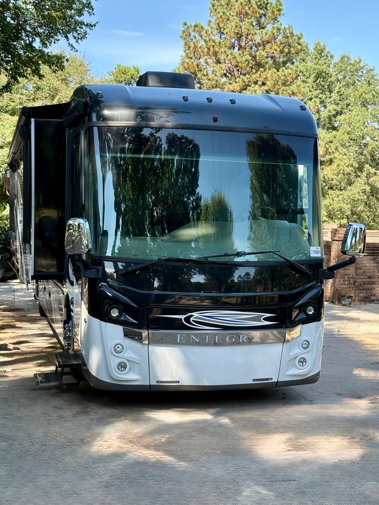 mineさん 2023 Entegra Coach Reatta 39BH - National Vehicle