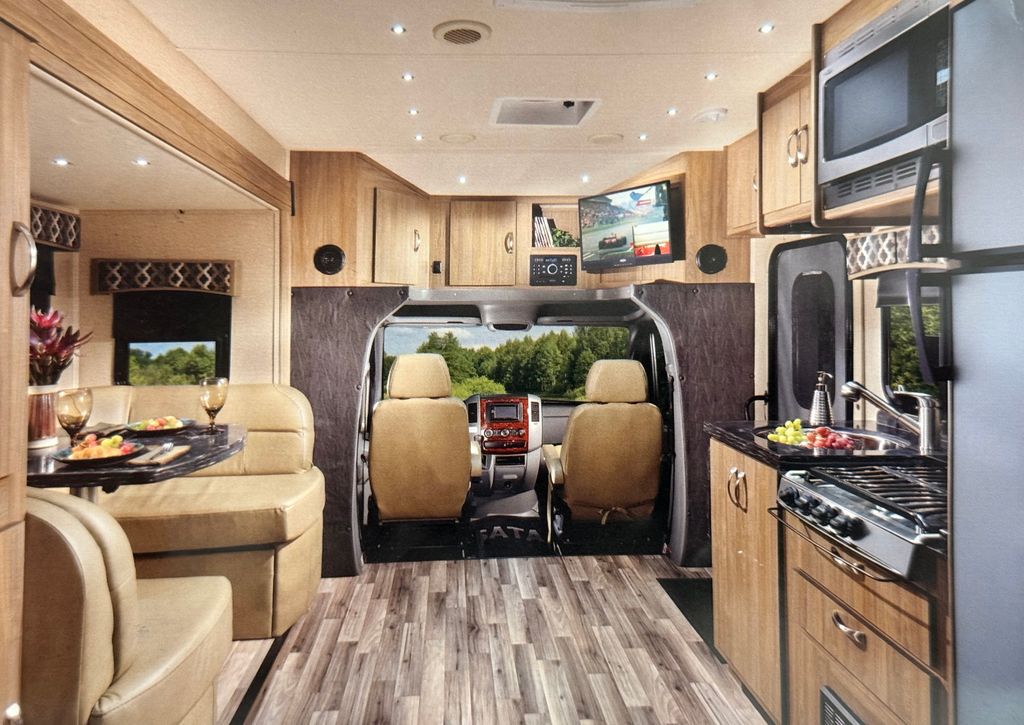 2016 Dynamax Isata 3 24FWM - National Vehicle